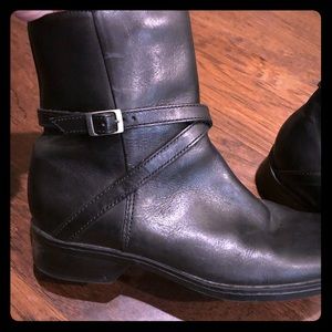Clarks leather black boots size 6 1/2